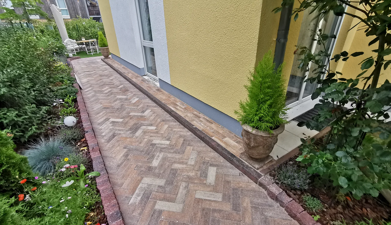 Terrasse & Gartenwege – Ansicht 04
